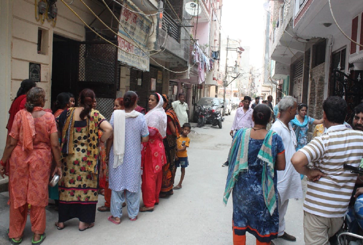 Couple committed suicide after eight months of marriage in delhi