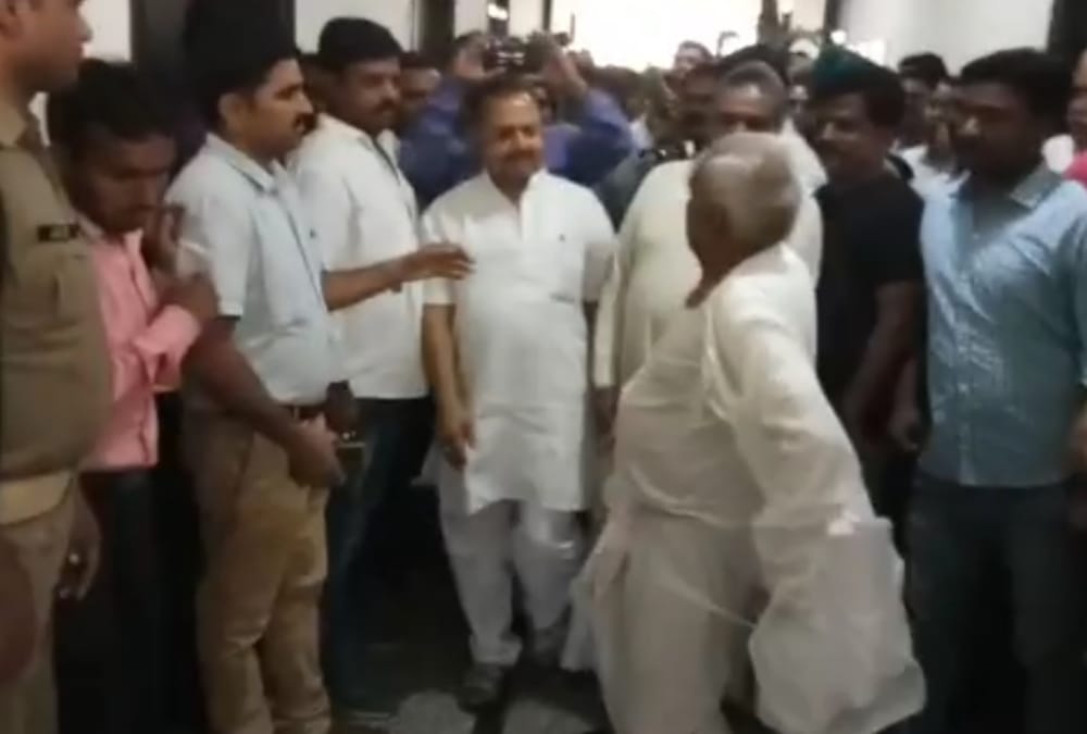 SP leader totaram yadav made ruckus for not giving nomination paper.