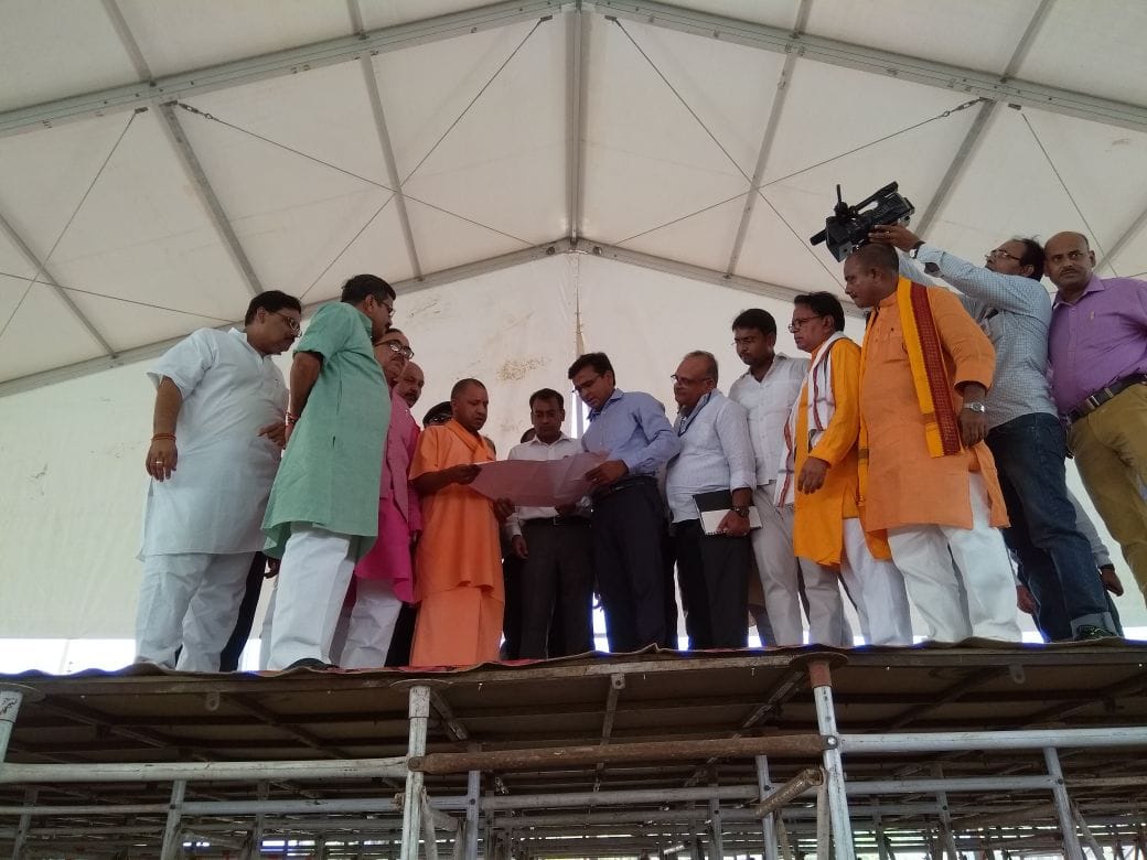 CM yogi arrived varanasi and says that PM modi will gave 1000 crore for development