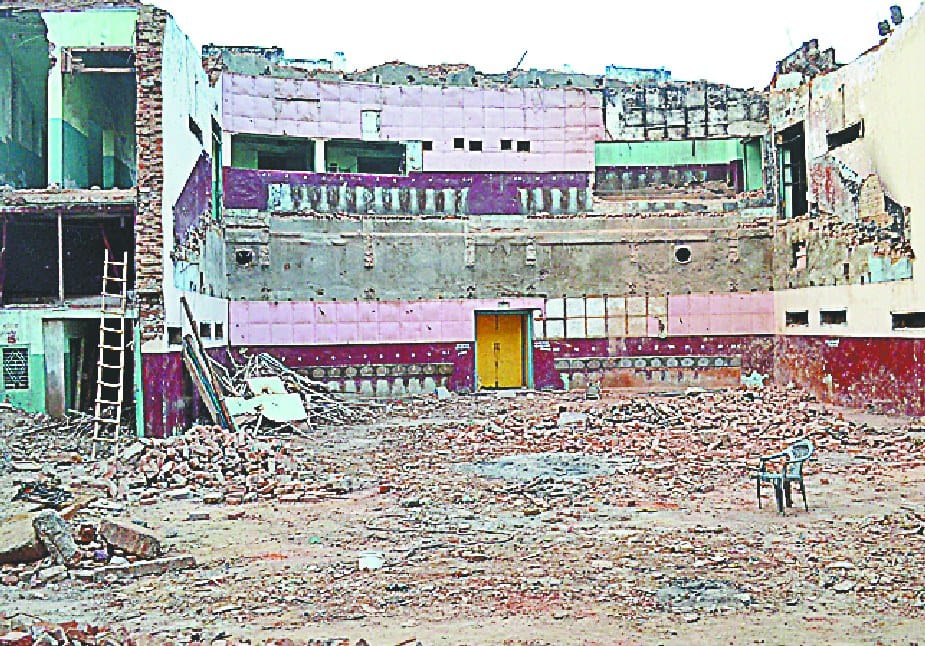nigam ne menka cinema ko di noc kar di nirast