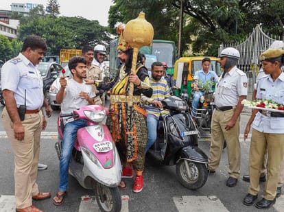 the God of death Yamraj on Bengaluru roads to teach bike riders way helmet is important 
