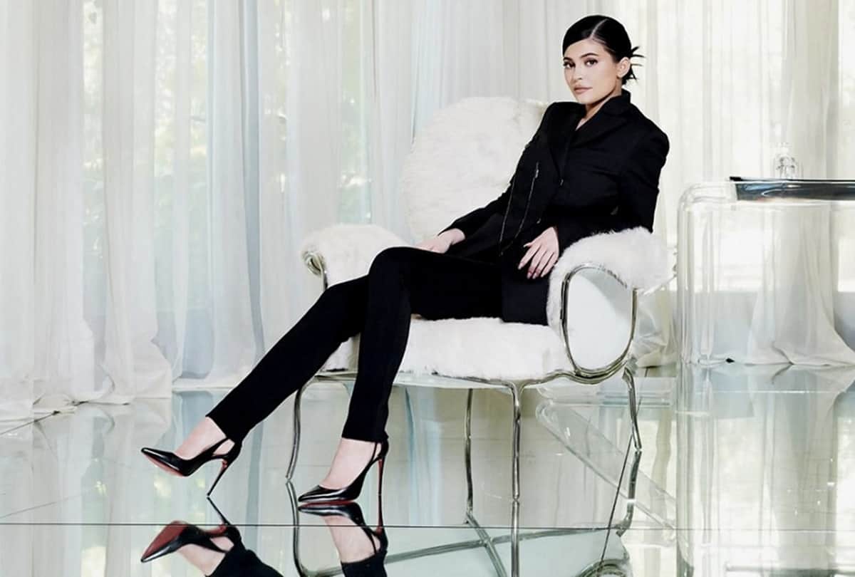 kylie jenner is become america youngest self made billionaire forbes 