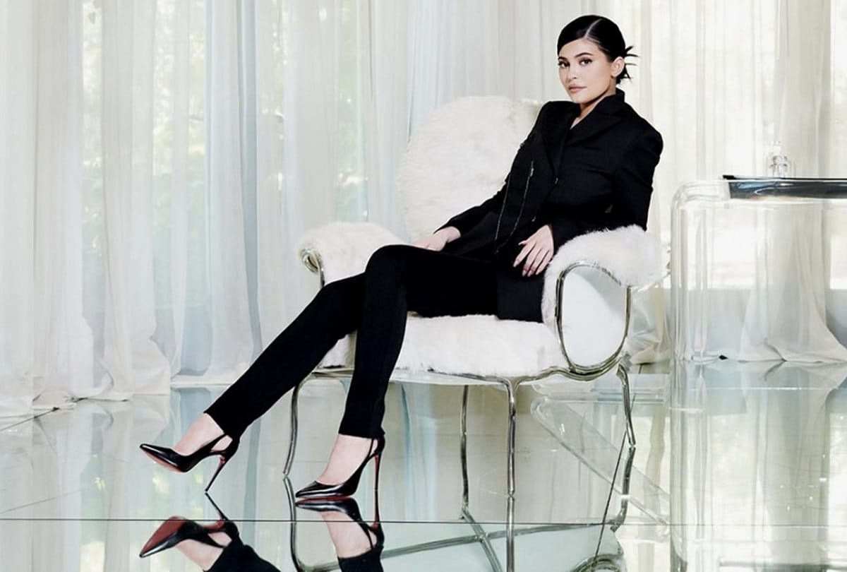 kylie jenner is become america youngest self made billionaire forbes 