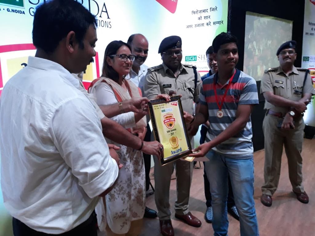 Amar Ujala Medhavi Chhatra Samman Samaroh in Firozabad