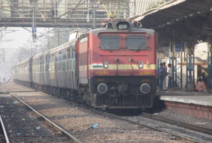 man committed suicide on front of gatimaan express train in faridabad