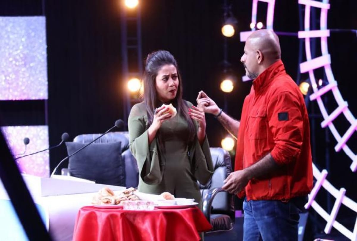 indian idol 11 anu malik vishal dadlani neha kakkar gave food to a contestant