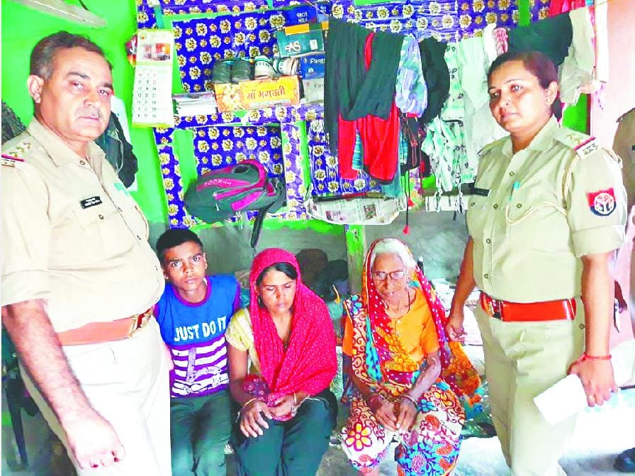 lady daroga ruchi tyagi saved woman life 