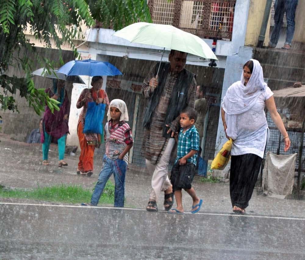 heavy rain alert in uttarakhand seven districts