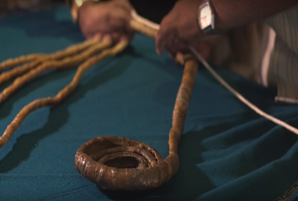 A man to cut his nails after sixty six years