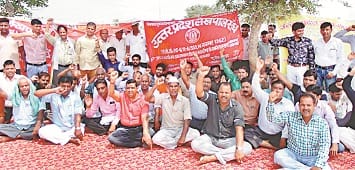 district masisgtrate suspend nine lekhpal for strike in sambhal