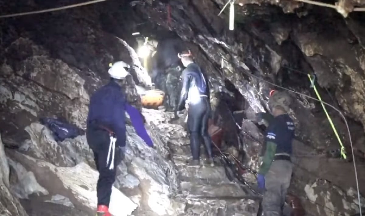 New photos of Thailand cave come in front, Execution of such a given operation