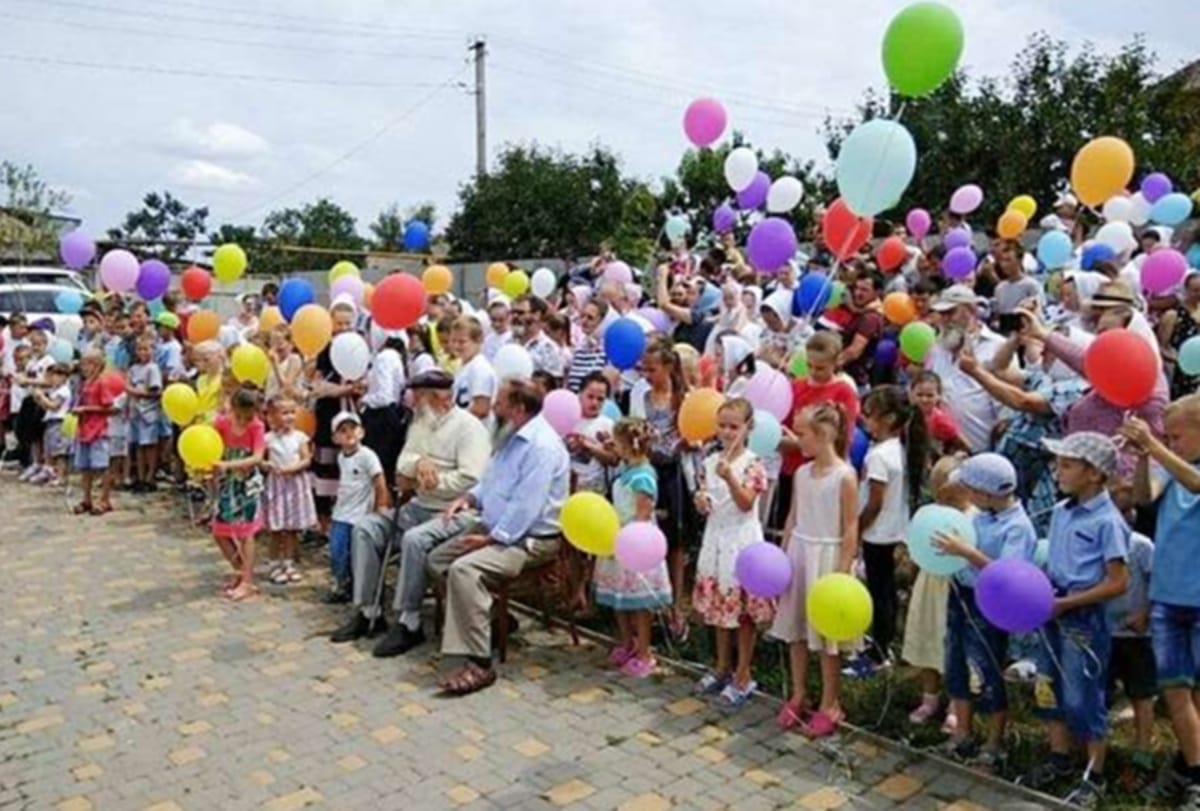 man in Ukraine wanted to record his family name in Guinness Book of World Record