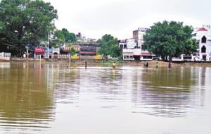 The situation is uncontrollable in Jalgaon, Tagore Town.