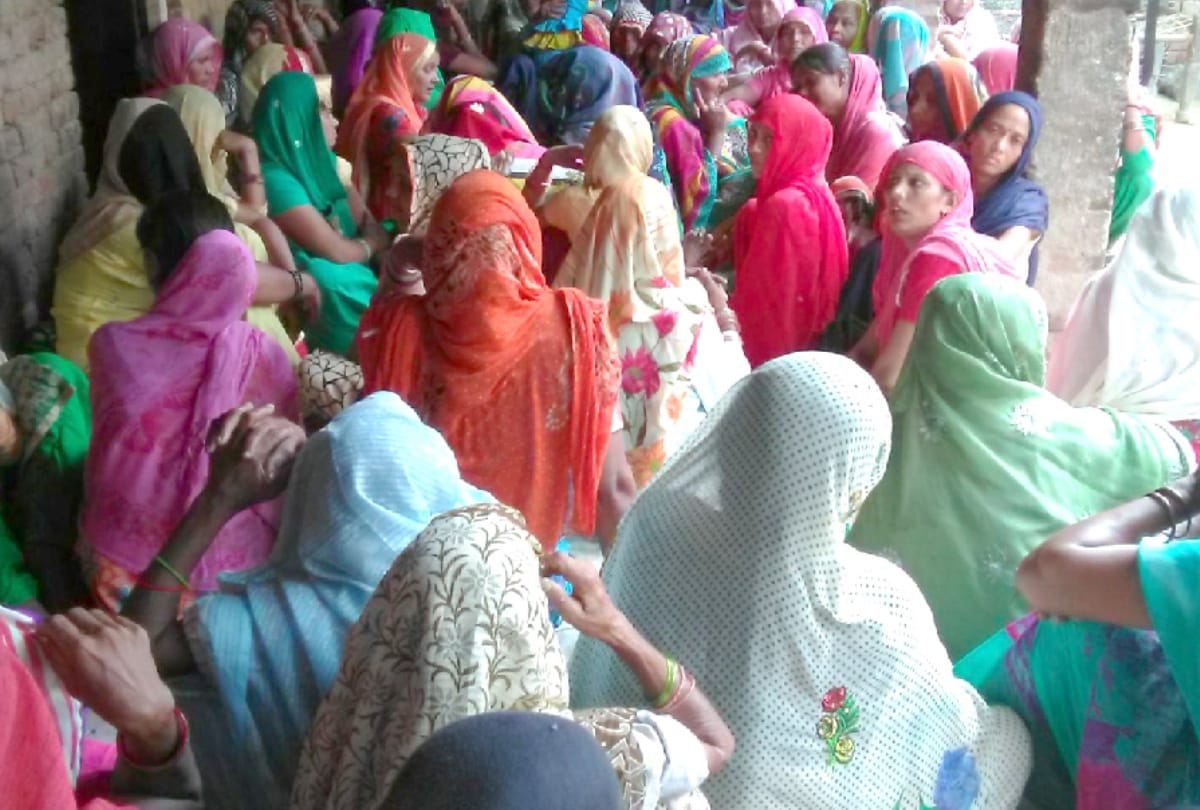 शासन की हठधर्मिता के खिलाफ गरजे लेखपाल