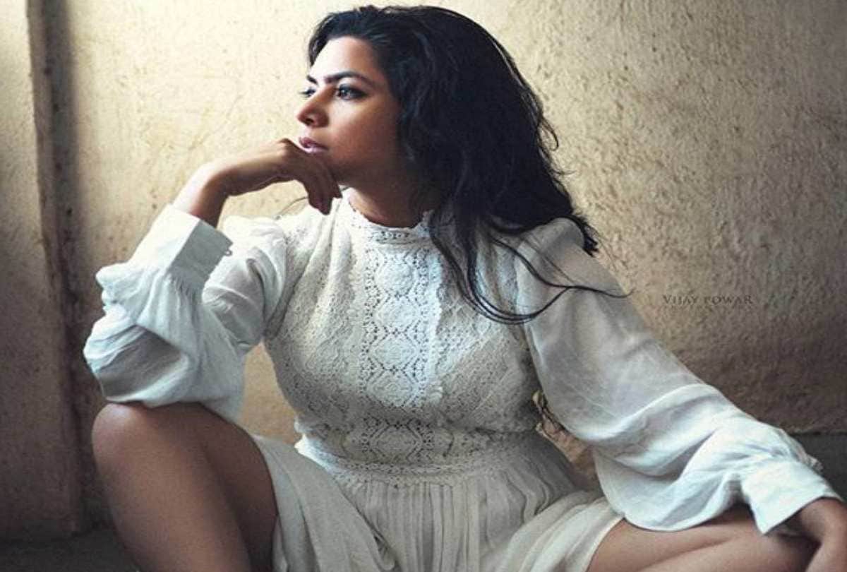 Sacred Games actress Rajshri Deshpande will help farmers who phasing locust attack