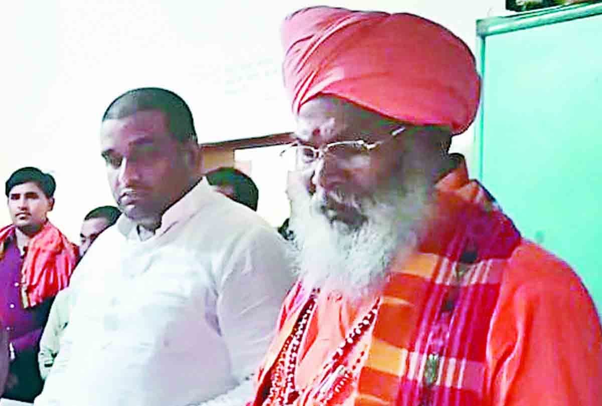 Sakshi Maharaj gave the reaction on Shashi Tharoor's statement