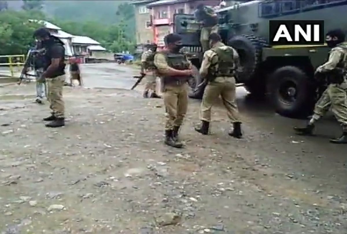 Encounter between terrorists and security forces in Sopore of jammu and kashmir
