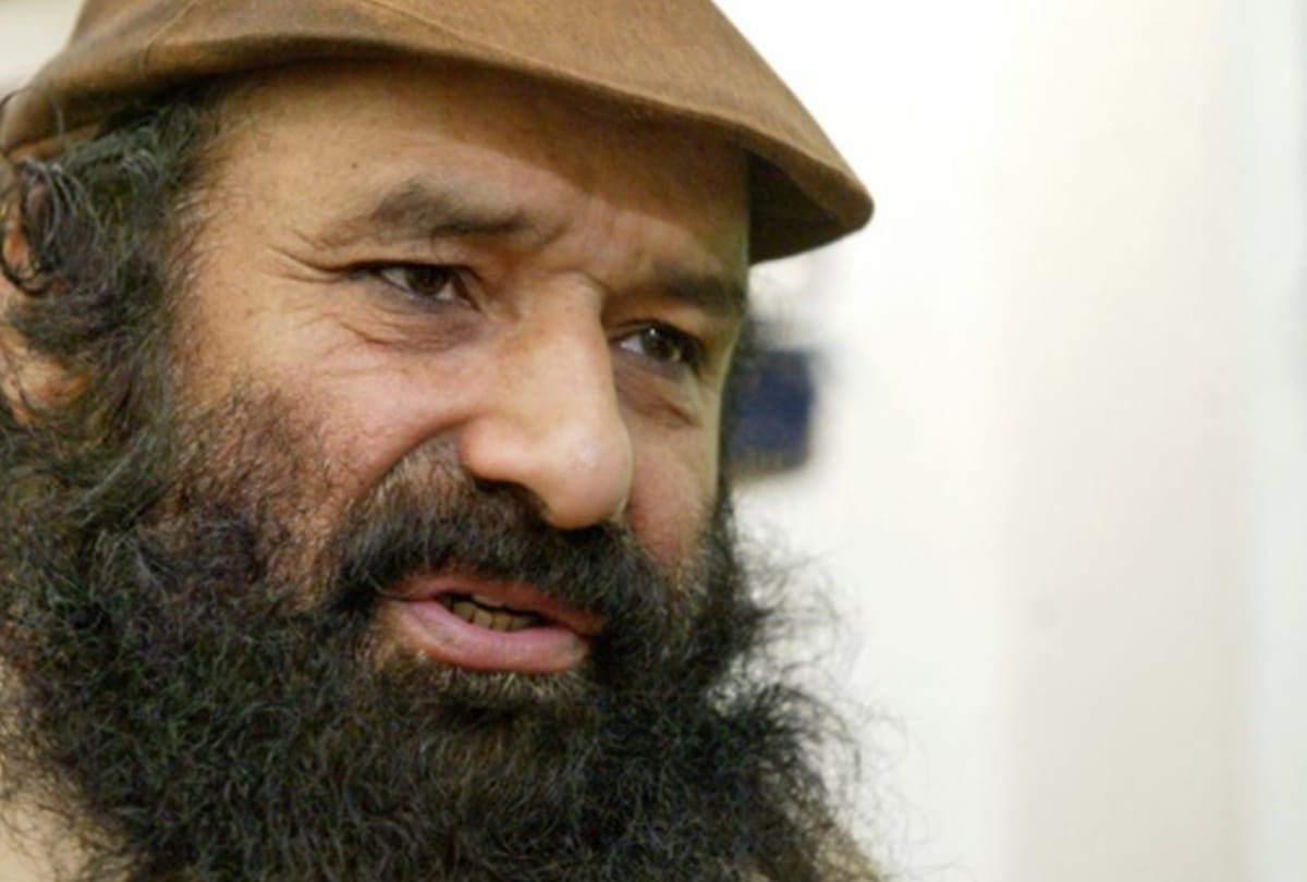 that is how Yusuf Shah turned into Syed Salahuddin and became the chief of Hizbul Mujahideen