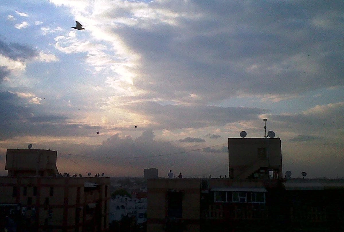 Rain and Thundershowers is very likely to occur today during next three hours 