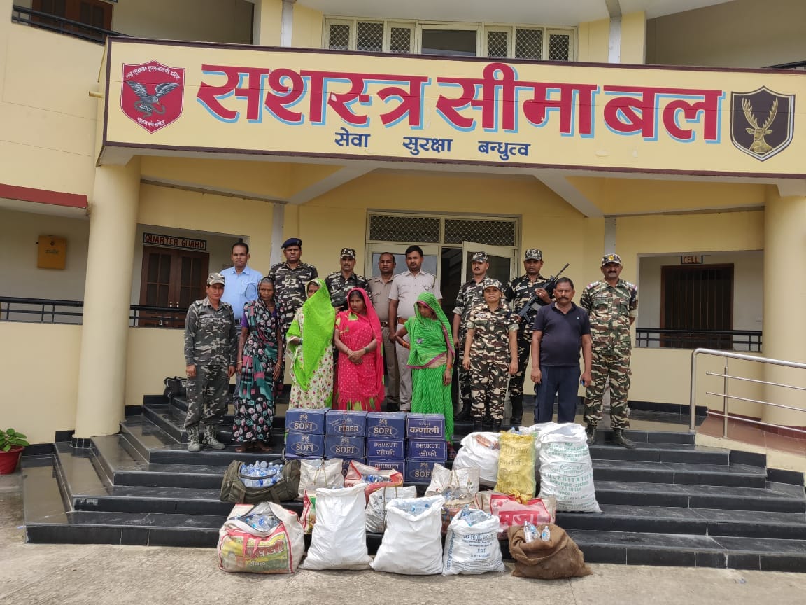 52 पेटी नेपाली शराब बरामद, तीन महिला तस्कर गिरफ्तार