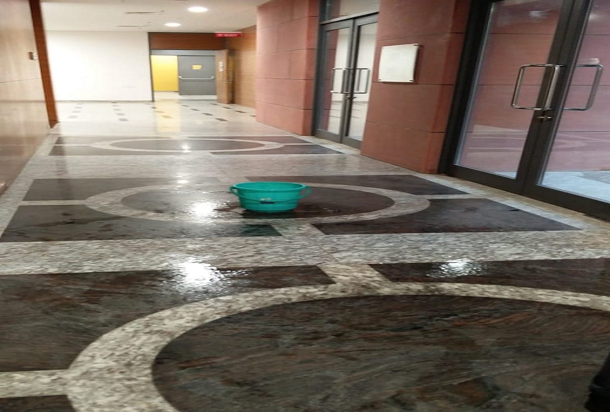First rain of the monsoon, water logged in the BJP new headquarter