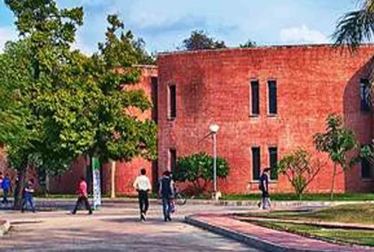 IIT students created mobile app