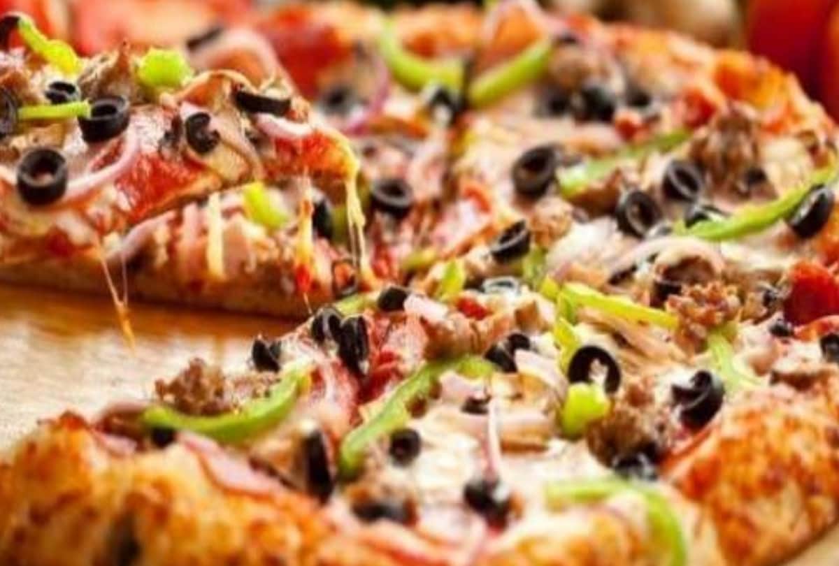 sale of junk food items banned in schools and colleges
