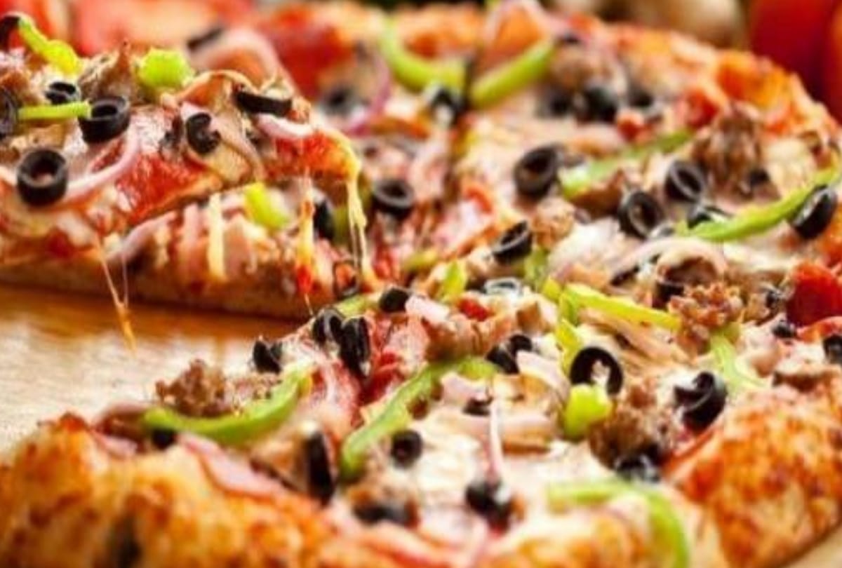 sale of junk food items banned in schools and colleges