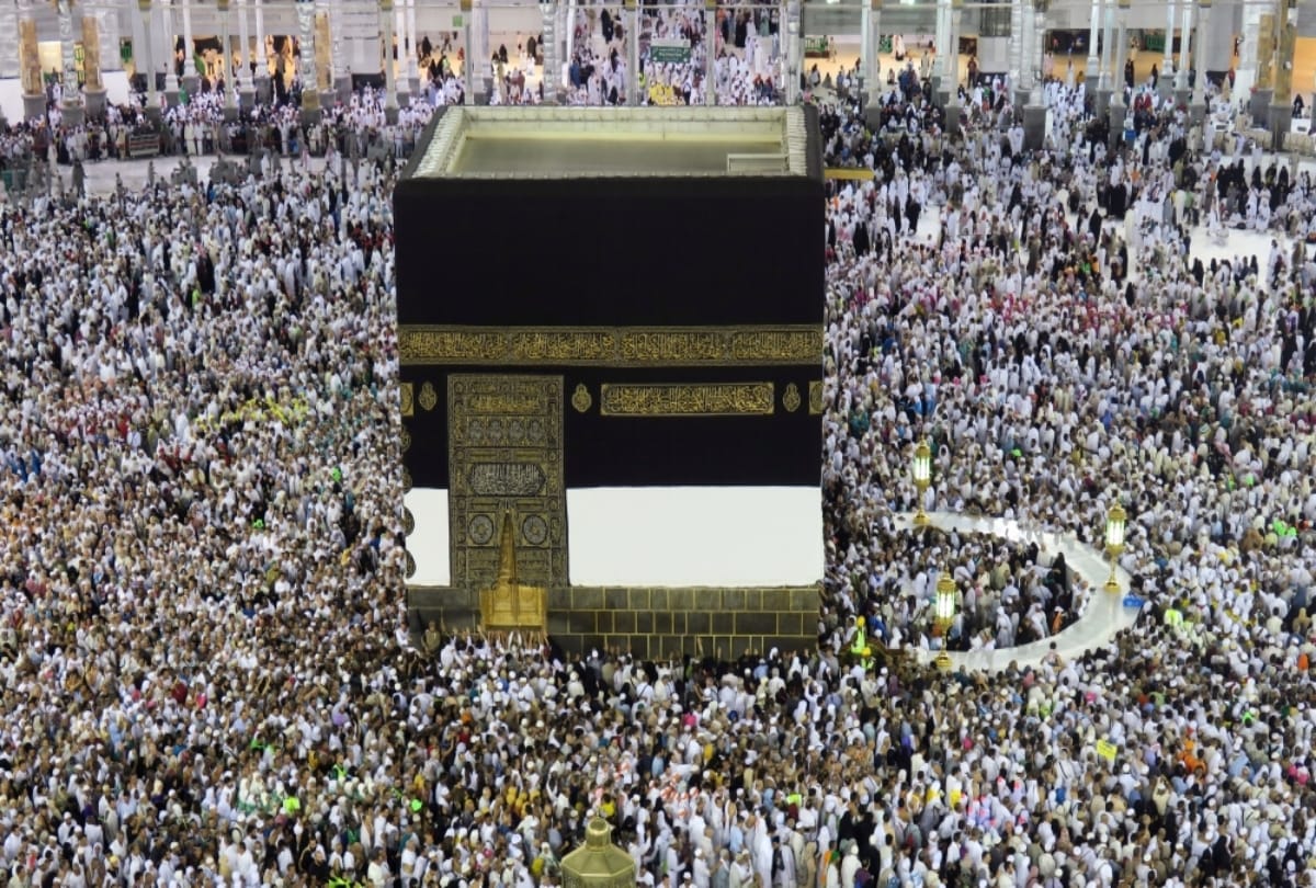 Know about this Muslim man who went on Haj through Walking