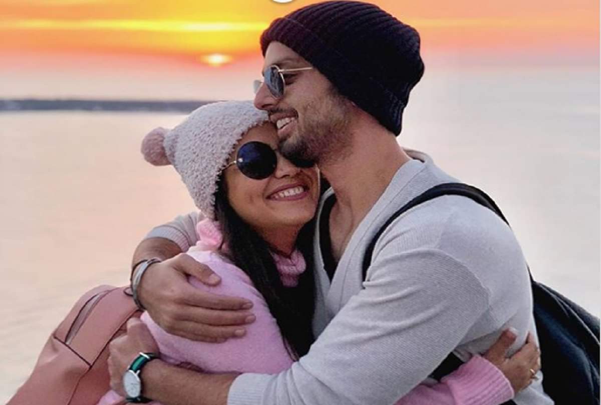 neha kakkar shares a tik tok video and fans comnents