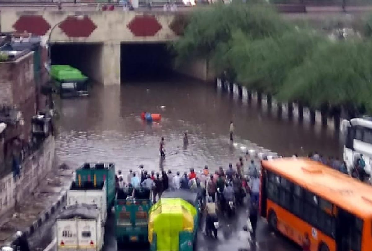 even after more than 2 decades no changes in minto bridge situation after rain in delhi see photos