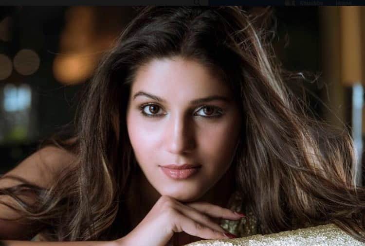 Chandigarh, Sapna Choudhary Exclusive Dance on Bollywood Songs