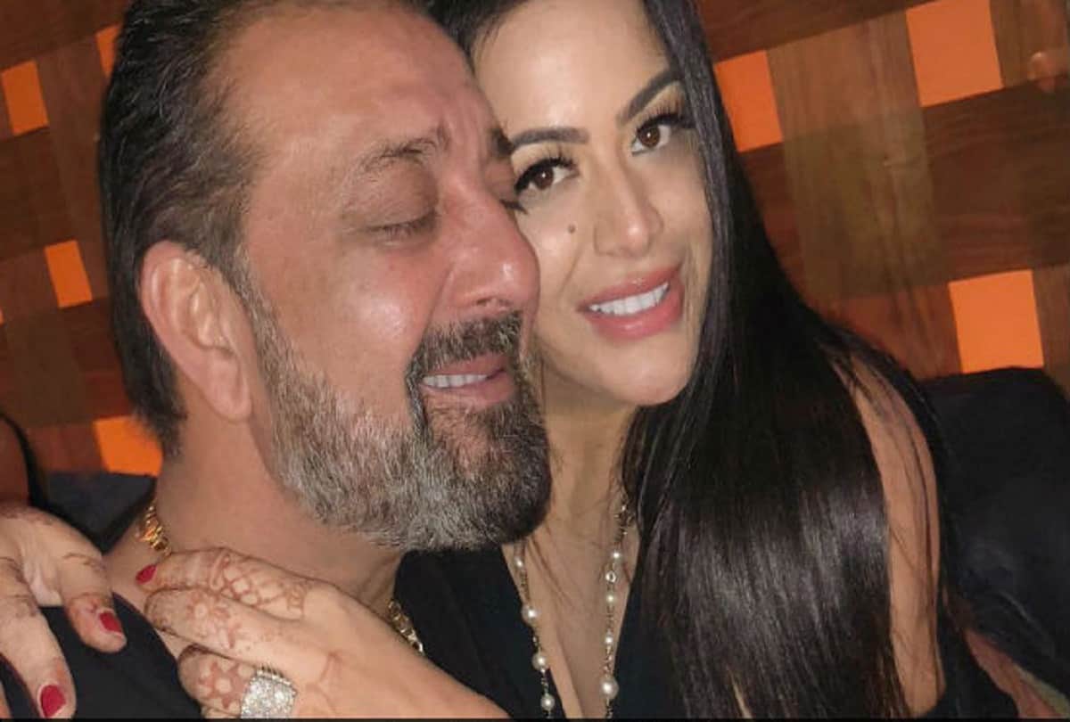 Manyata Dutt shared picture with Ganpati Trishala dutt comment on it