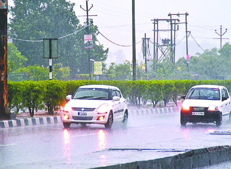 kahi kum to kahi jyaada meherbaan hue badira