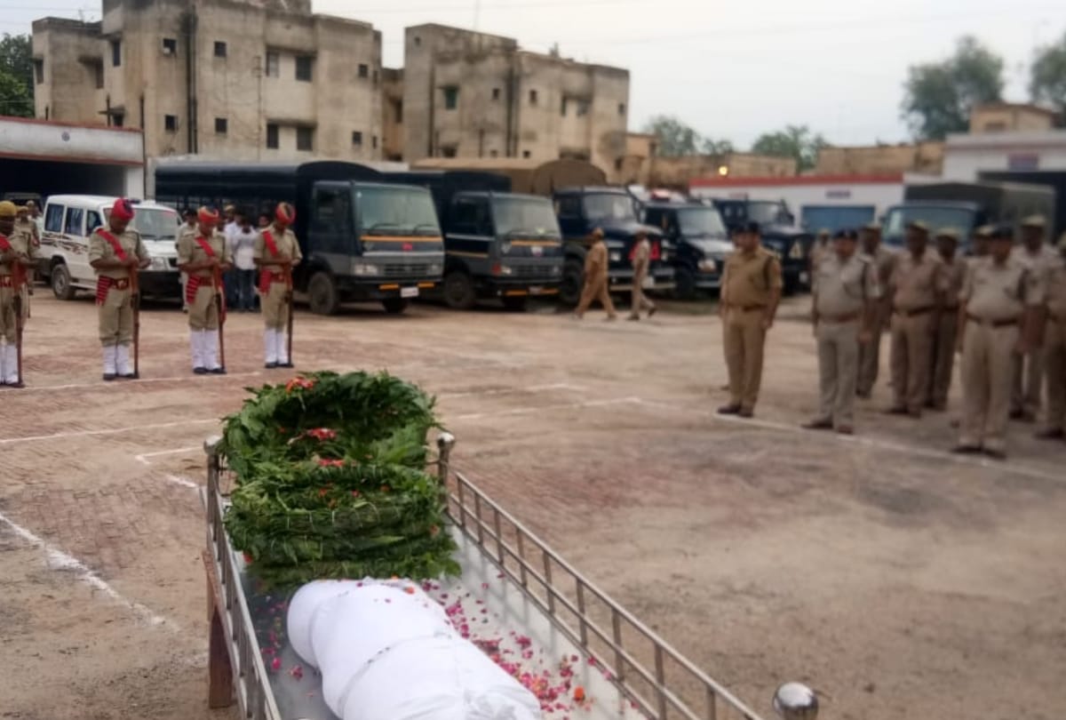 women constable died in suspected situation in sultanpur