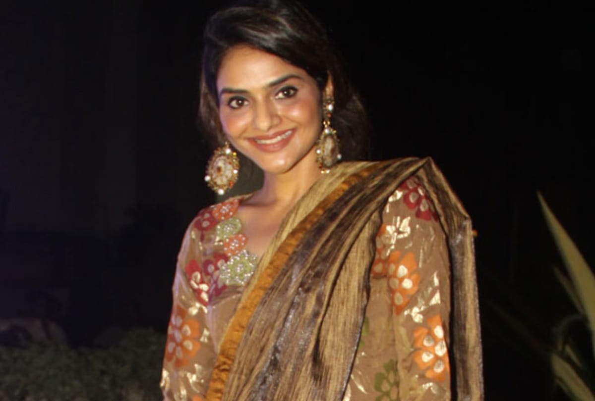 Ajay Devgn Super Hit Film Phool Aur Kaante Actress Madhoo Where Is Now