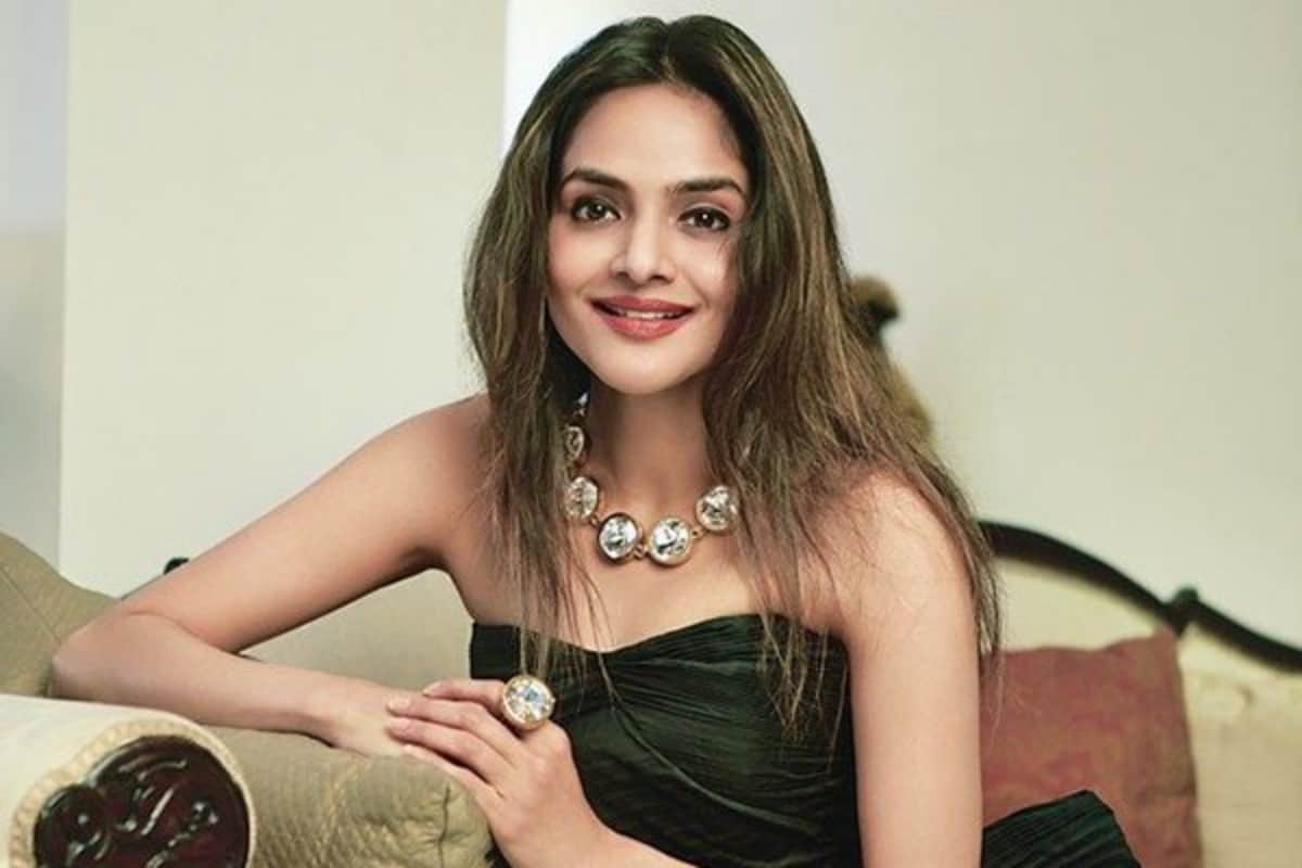 Madhoo Shah comeback after 12 years ajay devgn phool aur kaante actress hema malini juhi chawla connection