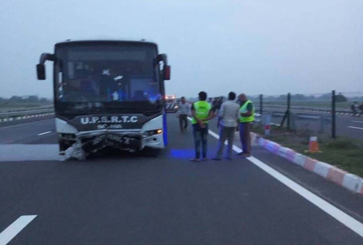 twenty passenger injured in road accident on Agra-Lucknow Expressway