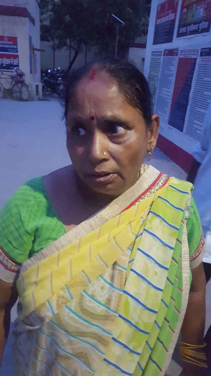 Gold chain snatched away