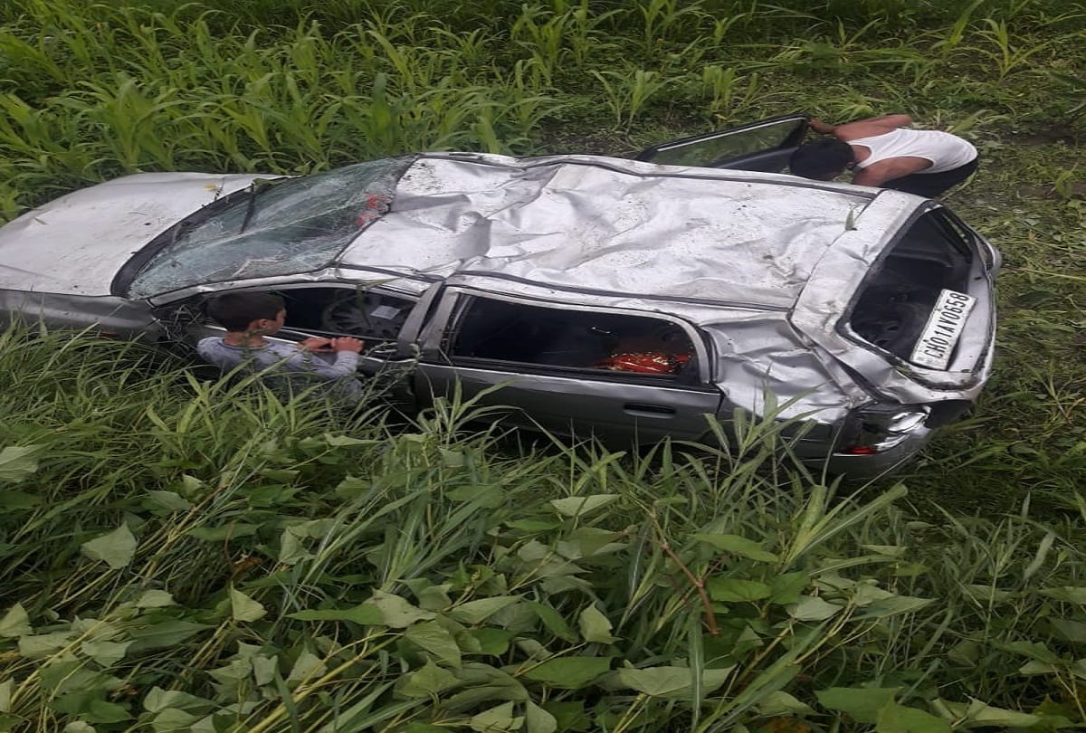 Car fell deep down the drain two killed and three critically injured