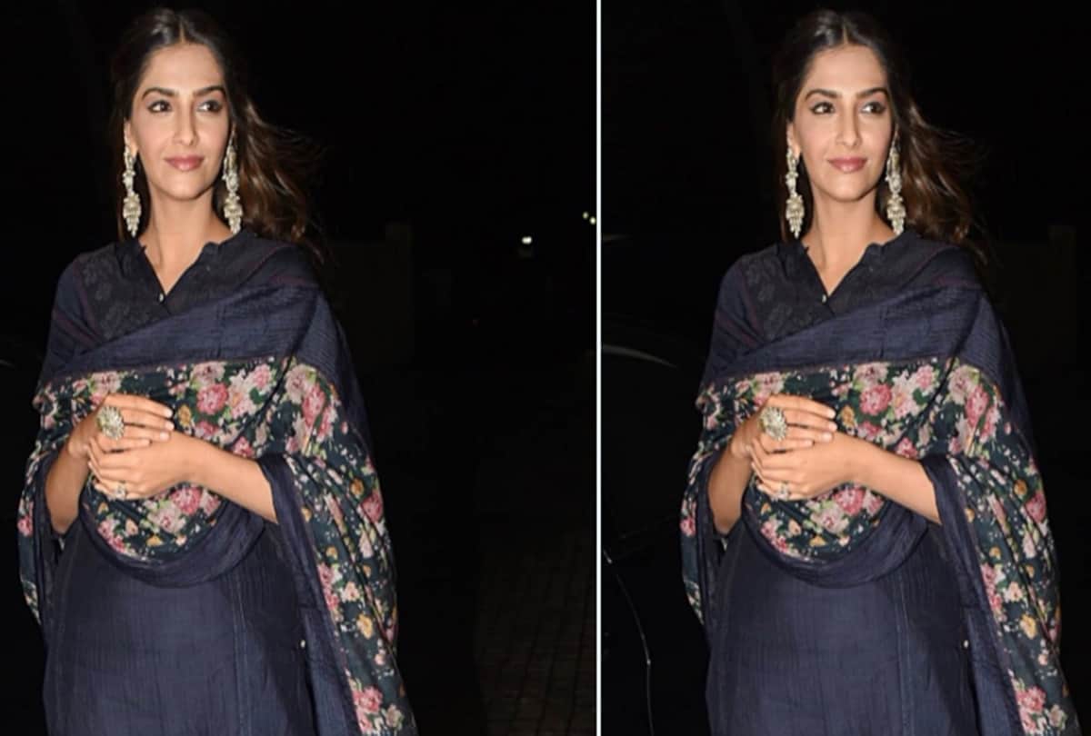 Dhadak screening Boney Kapoor Varun Dhawan watch Janhvi Kapoor and Ishaan Khatter film