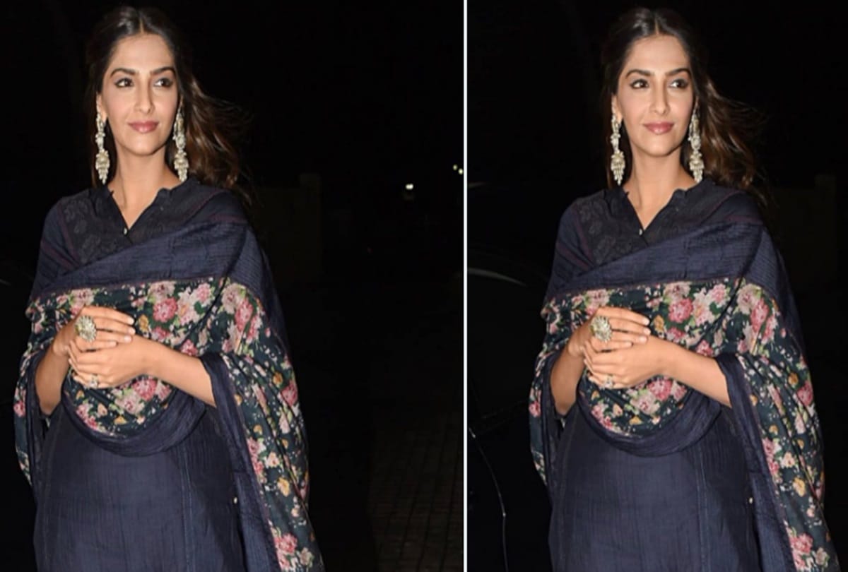 Dhadak screening Boney Kapoor Varun Dhawan watch Janhvi Kapoor and Ishaan Khatter film