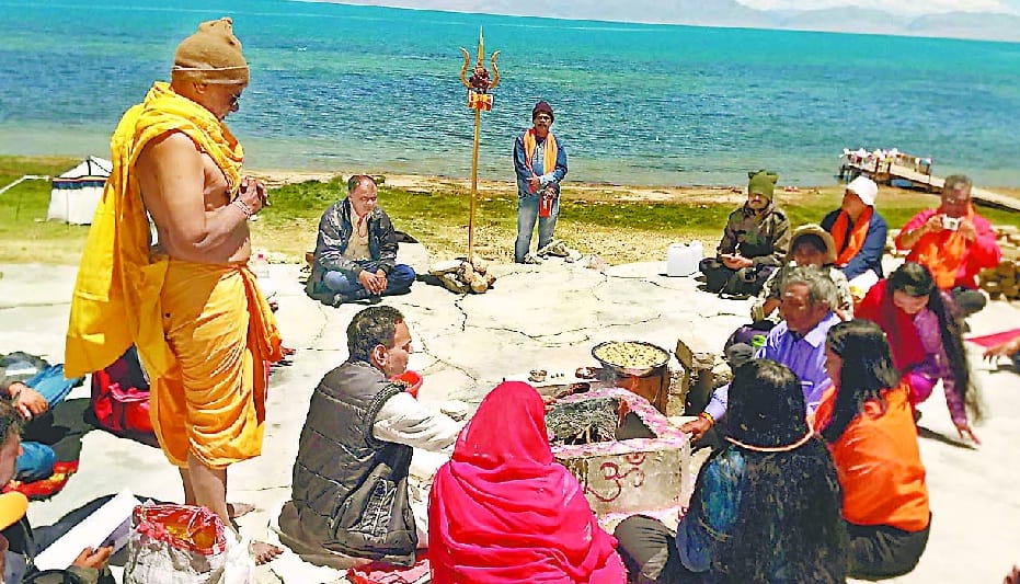 Ban on diving in Kailash Mansarovar lake