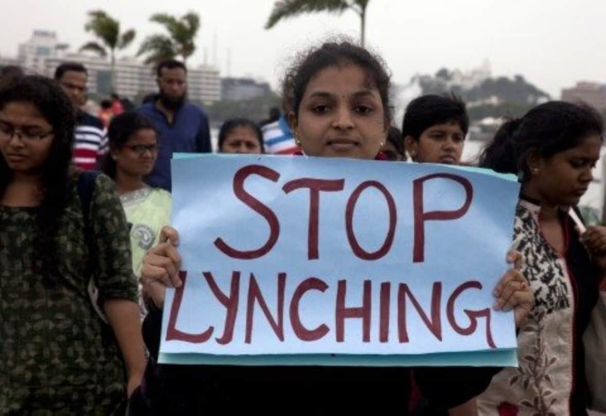 many people lynched by mob on suspicion of cow smuggling in country