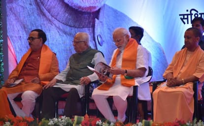 PM modi attack on opposition and said crisis on ganga flow people full his safe