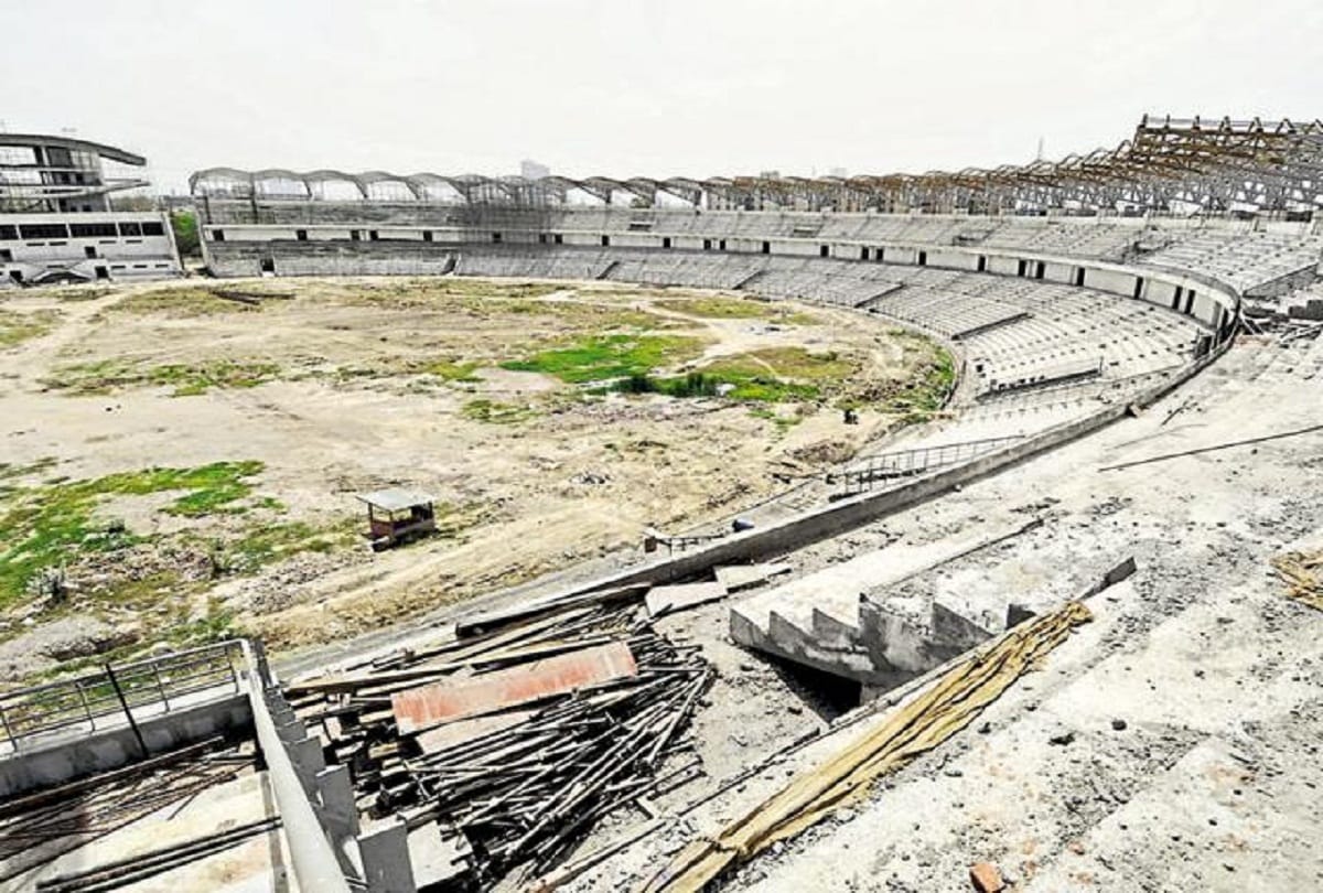 Preparing stadium in Noida sector 21a for IPL