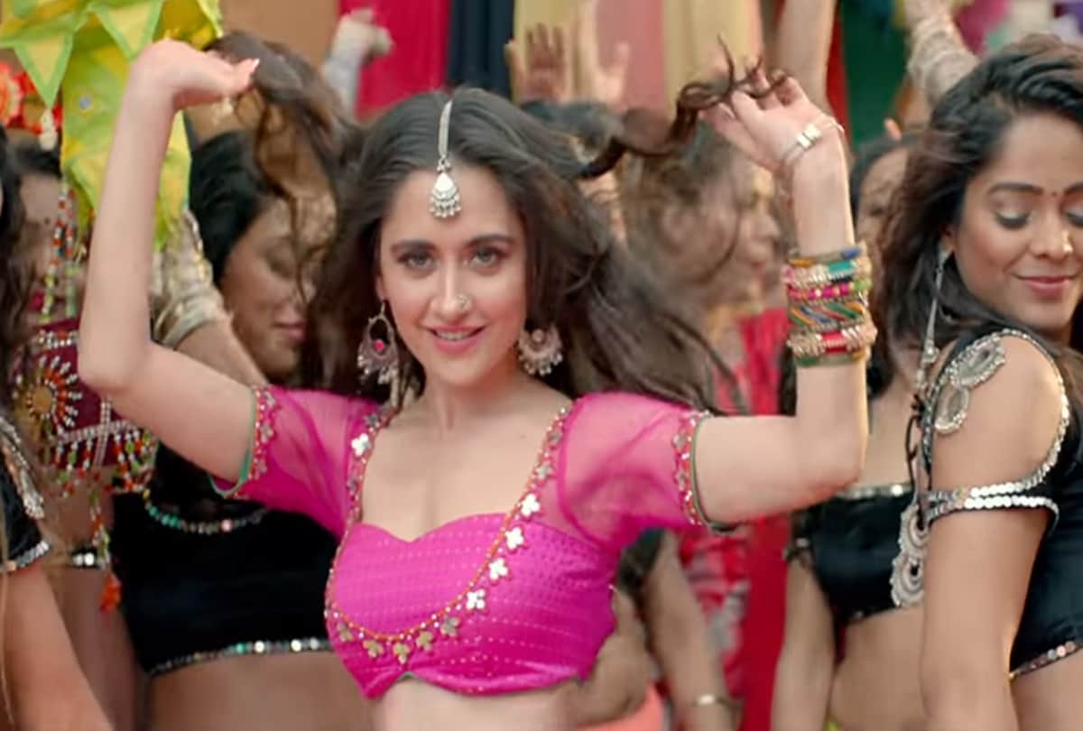 Mummy Kasam sanjeeda sheikh item song from Nawabzaade film out 