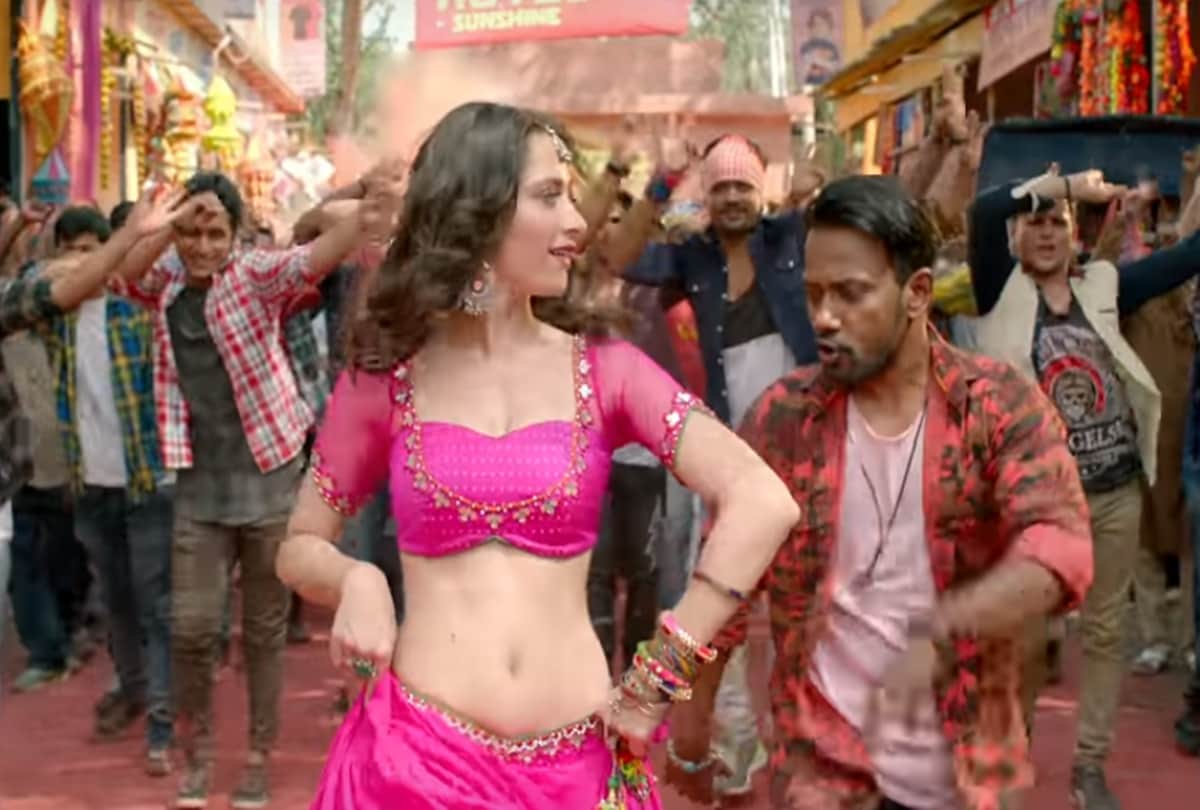 Mummy Kasam sanjeeda sheikh item song from Nawabzaade film out 