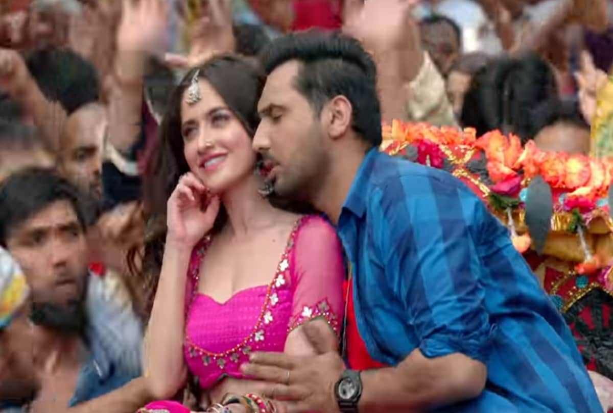 Mummy Kasam sanjeeda sheikh item song from Nawabzaade film out 