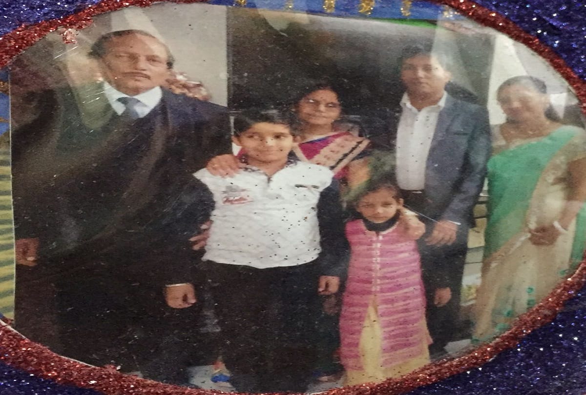 A debt-ridden family of 6 allegedly committed suicide last night in Hazaribagh